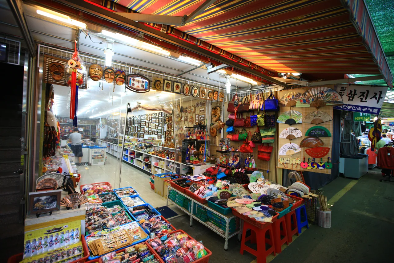 Korean traditional market souvenirs